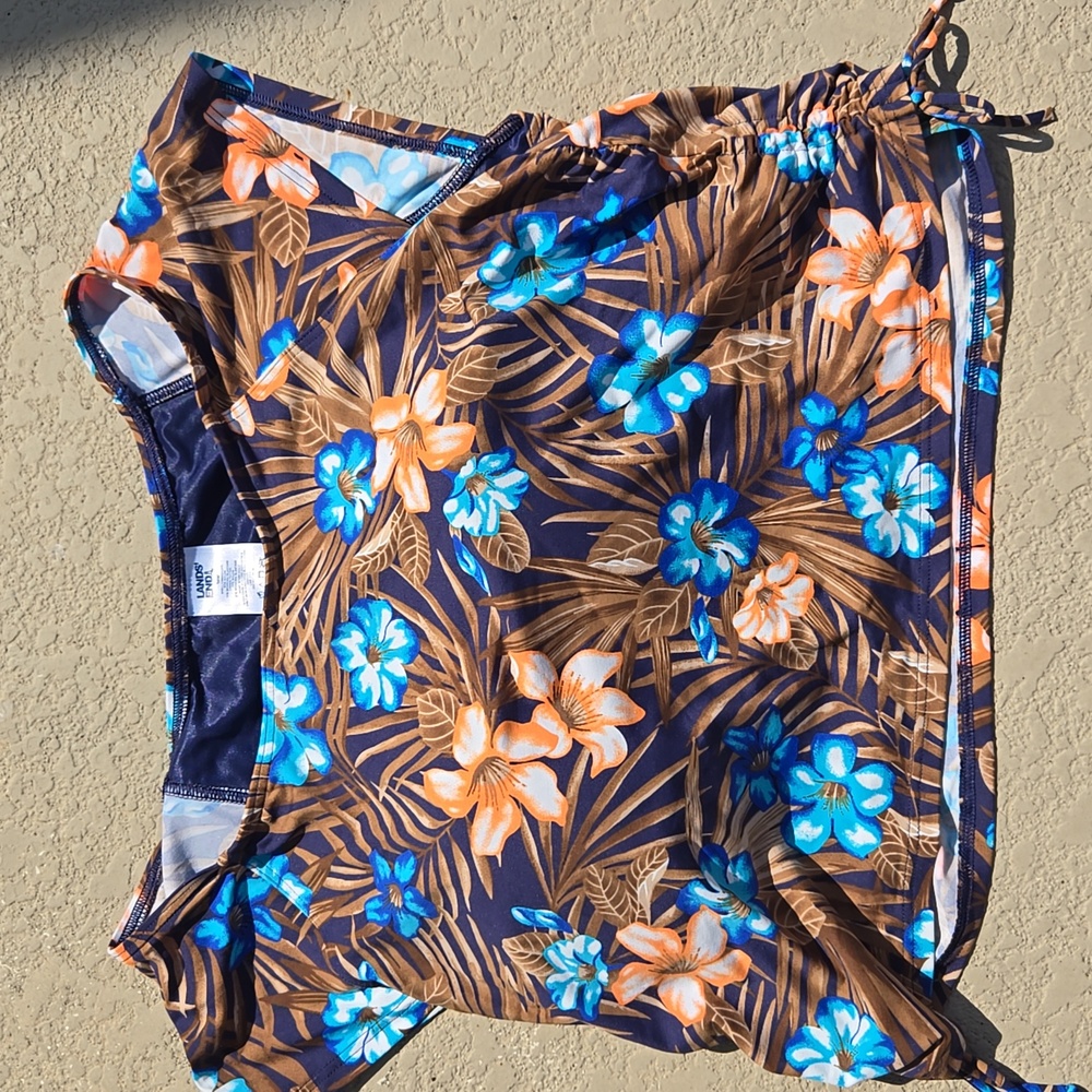 Lands' End Cropped Swim Top Sz 16W